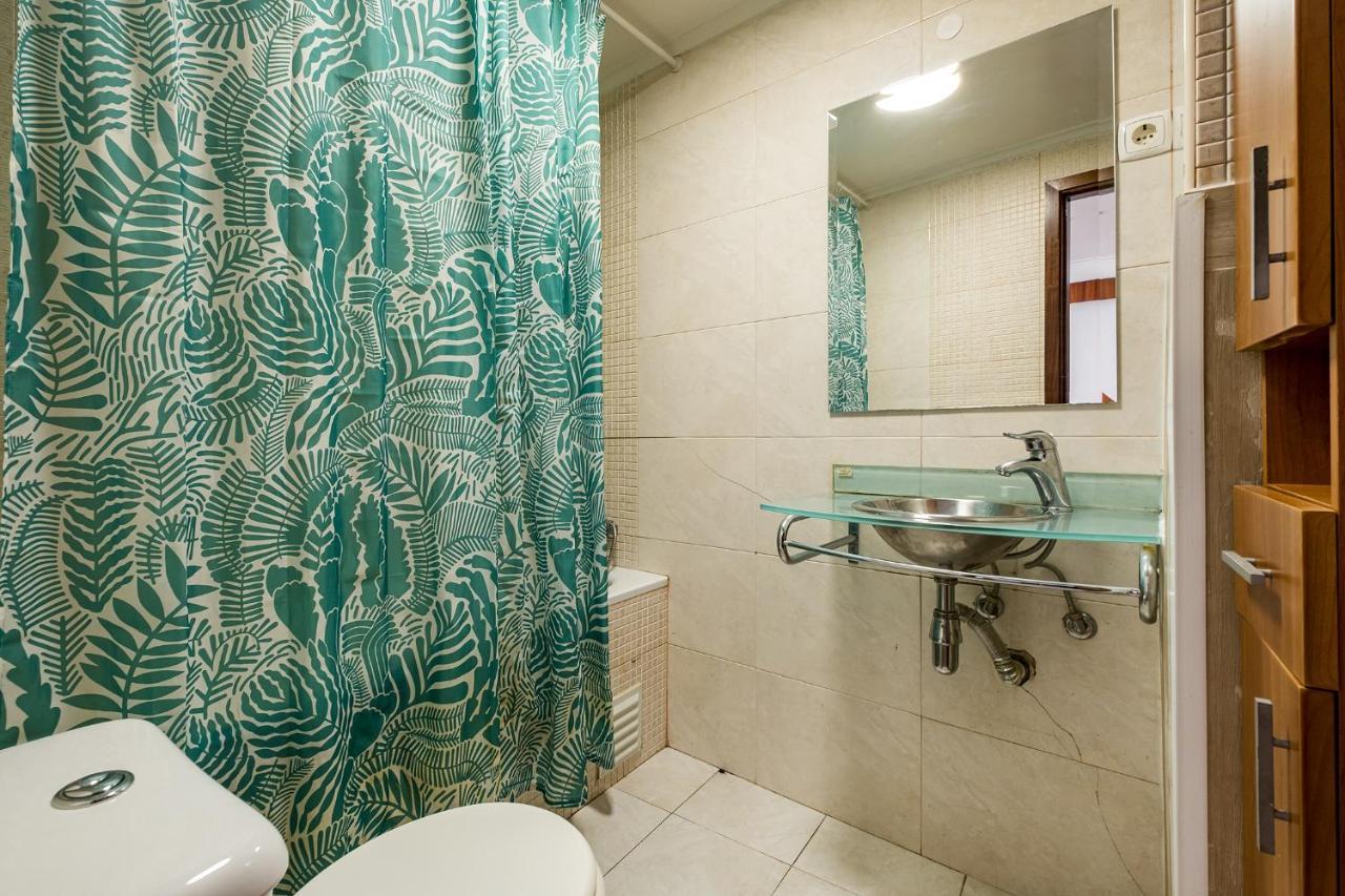 Apartamento Com Terraco E Churrasqueira Apartment Lisbon Bagian luar foto